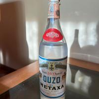 Vintage di Ouzo Metaxa