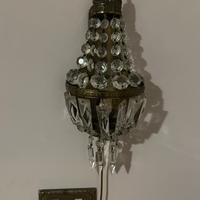 Applique vintage in ottone e pendenti in cristallo