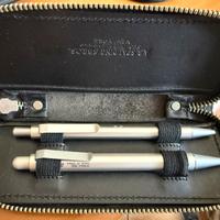 2 penne Spalding con custodia in cuoio