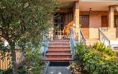 Esclusiva Villetta a Schiera con Giardino nel Cent