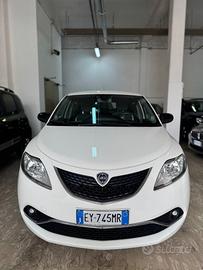 Lancia Ypsilon 1.2 69 CV 5 porte Platinum