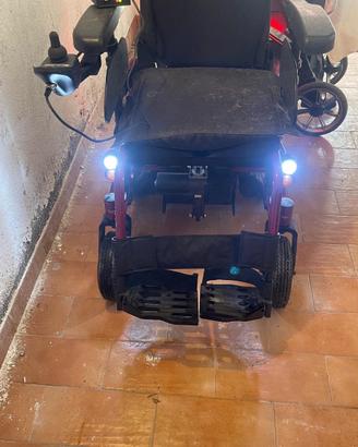 Sedia a rotelle elettrica