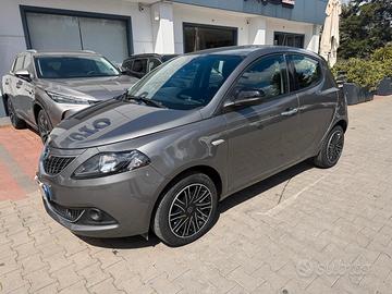 Lancia Ypsilon 1.0 FireFly 5 porte S&S Hybrid Gold