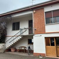 Casa con terreno commerciale