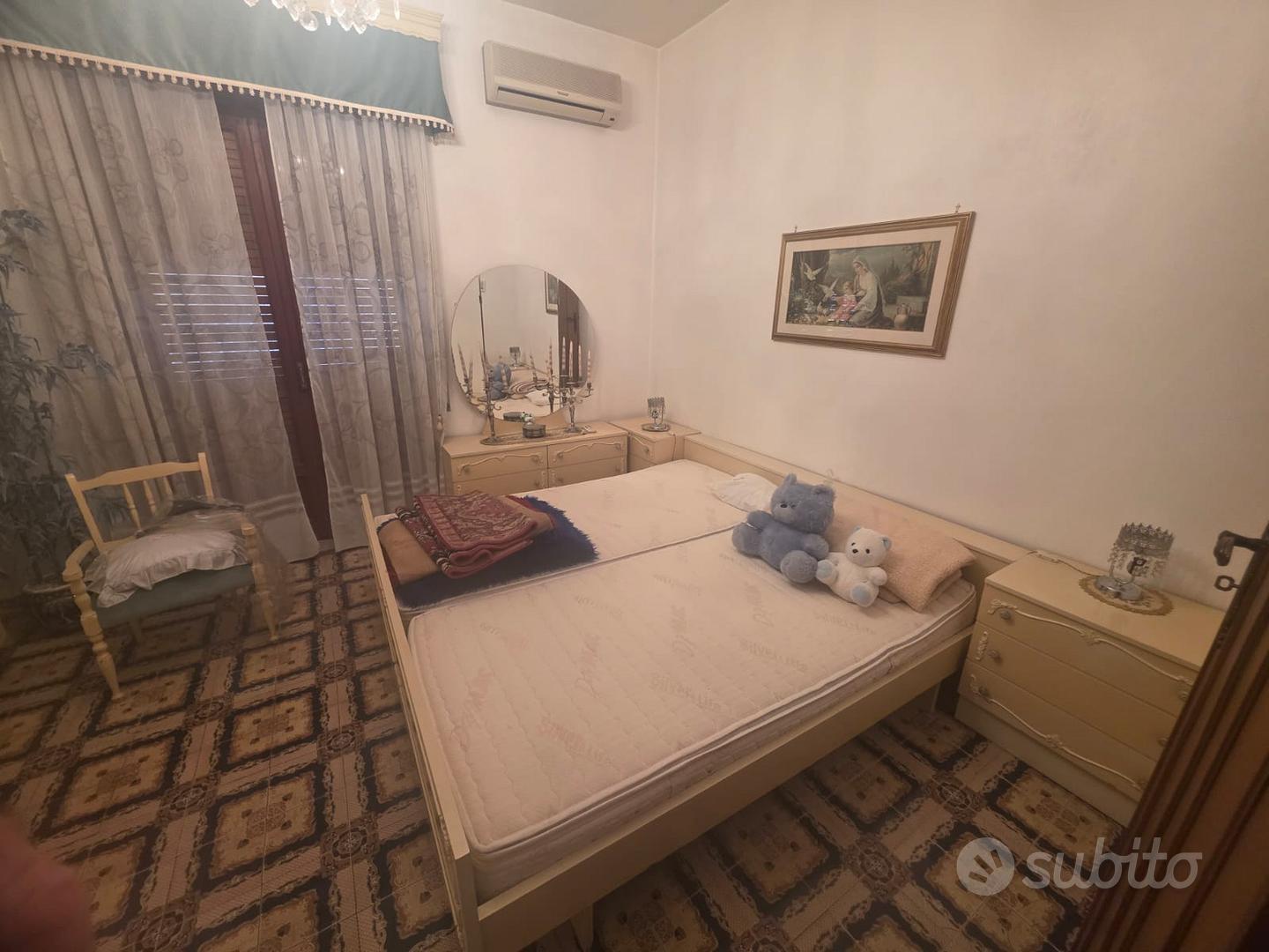 Appartamento su 4 livelli- zona Adrano - Vista 3