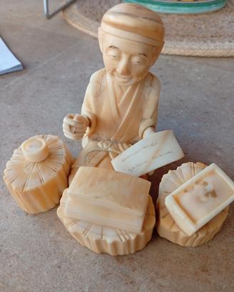 antica scultura giapponese in materiale pregiato 