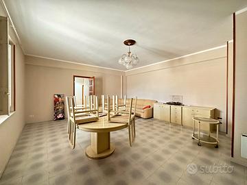 Appartamento a Partinico, Via Francesco Crispi