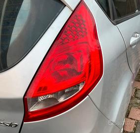 Ford Fiesta Mk6 fanali posteriori