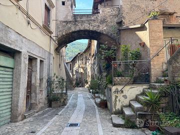 CASA SEMINDIPENDENTE A TERNI