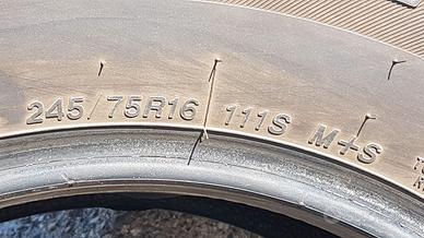 Pneumatici Bridgestone Suv 245/75R16