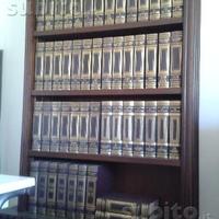 Enciclopedia treccani con libreria