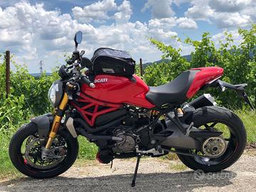 Ducati Monster 1200S