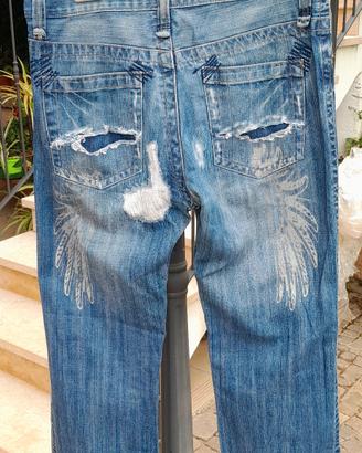 Pantaloni gins giovane sportivo