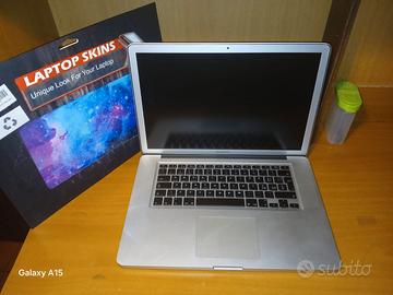 MacBook Pro 15" i7 2.4GHz 8GB RAM 750GB+pellicola
