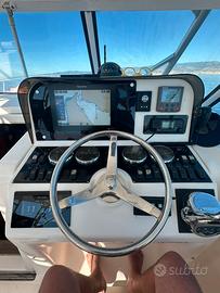 Luhrs 30