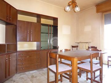 2 LOCALI A STRADELLA