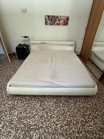 Letto matrimoniale king-size 180x200 con materasso