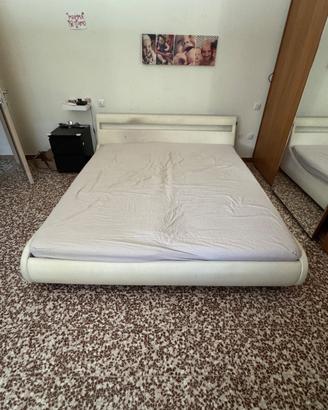 Letto matrimoniale king-size 180x200 con materasso