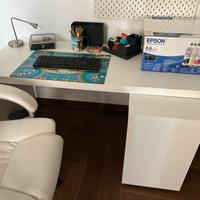 Scrivania Ikea modello Malm