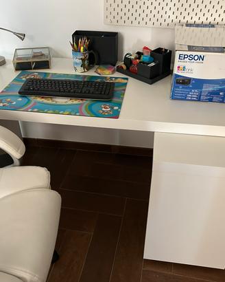 Scrivania Ikea modello Malm