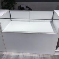 arredamento per negozio 