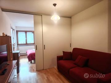 Bilocale con cantina, balcone e posto auto 