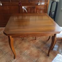 Tavolo da pranzo in noce allungabile