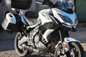 Kawasaki Versys 650 Grand Tourer + Accessori