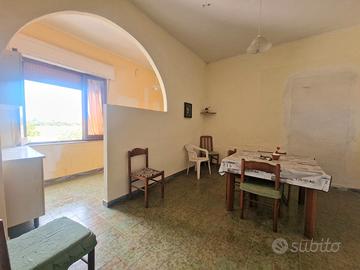 Casa indipendente con ampio giardino