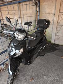 Beverly 300 2024