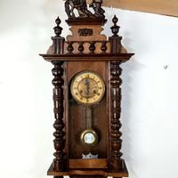 176385 Antico orologio a pendolo con cavallino