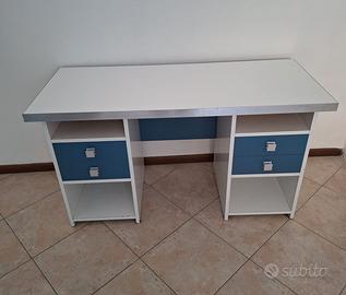 Scrivania artigianale anni 70 monoblocco  robusta