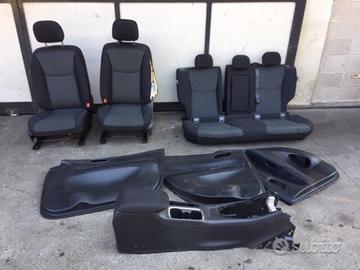 Sedili interno Nissan Pulsar 2017 5p nero grigio