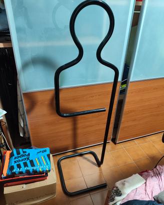 Portabiti in ferro alto m. 1.70 € 10