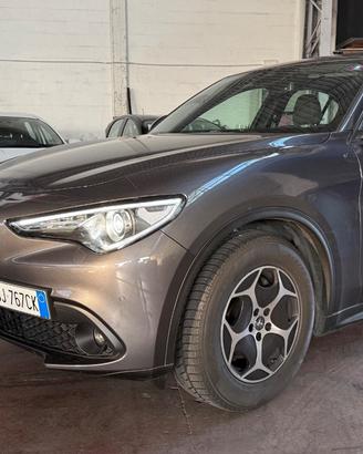 Alfa Romeo Stelvio 2.2 Turbodiesel 160 CV AT8 RWD 