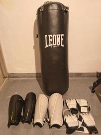 Sacco da boxe Leone 1947 30 kg con accessori