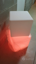 Cubi luminosi a led colorati anche da esterno