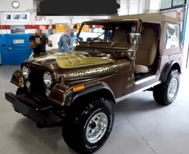 Jeep CJ-7 Golden Eagle 5.0 V8. Auto dei Paninari