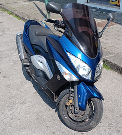 Yamaha TMax 500 colore blu usato in vendita