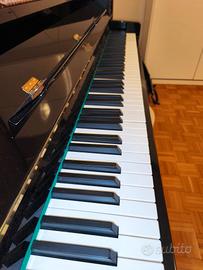 pianoforte a muro