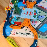 set binari,  trenino Thomas e Cranky la gru