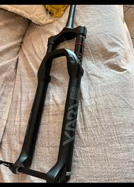Forcella Rock Shox Yari 150 mm NUOVA