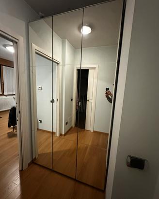 Armadio con specchio