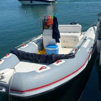 Gommone con carrello