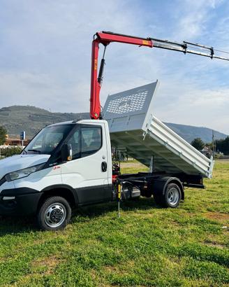 Iveco daily 35c15 con gru e ribaltabile