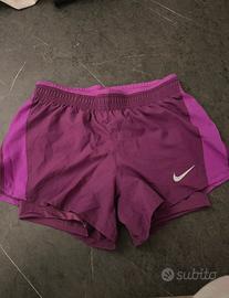 Pantaloncini nike viola