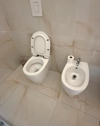 WC + BIDET MODERNI – COME NUOVI