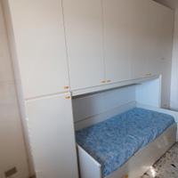 Armadio a ponte bianco