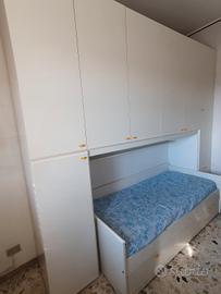 Armadio a ponte bianco