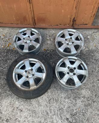 4 cerchi in lega barra 14 senza gomme Panda